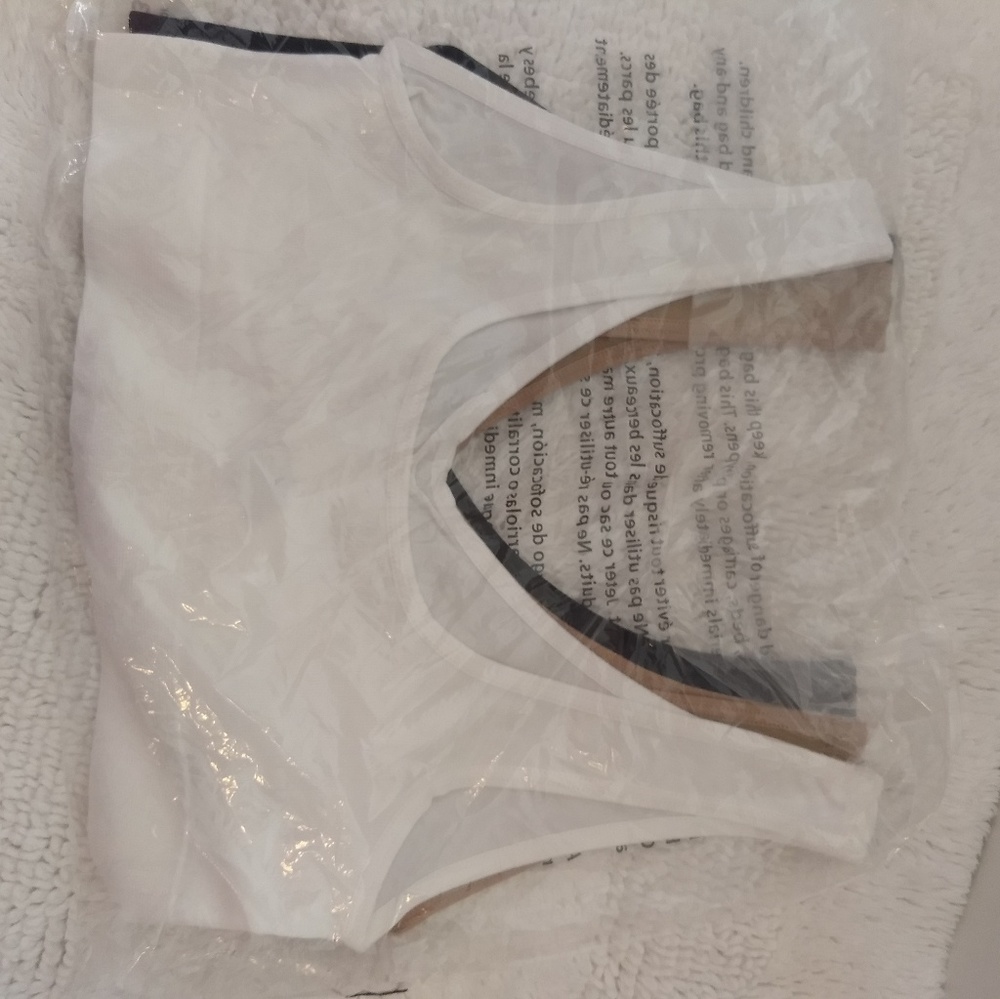 4 Genie Bras Medium
